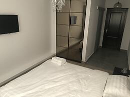 Carla Residence