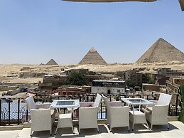 Golden Pyramids Inn