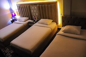 Golden Pyramids Inn