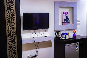 Golden Pyramids Inn