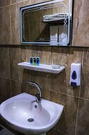 Golden Pyramids Inn