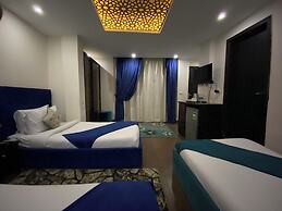 Golden Pyramids Inn