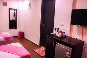 Golden Pyramids Inn