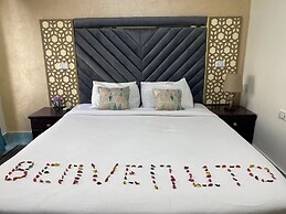 Golden Pyramids Inn