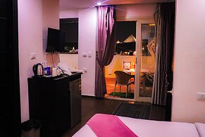 Golden Pyramids Inn