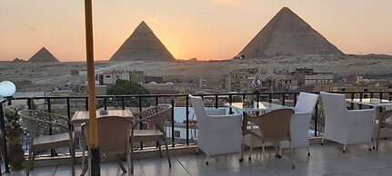 Golden Pyramids Inn