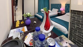 Golden Pyramids Inn