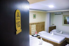 Golden Pyramids Inn