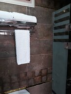 Golden Pyramids Inn