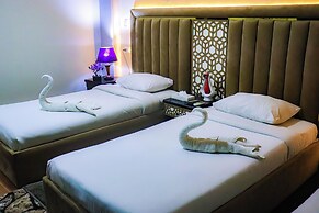 Golden Pyramids Inn