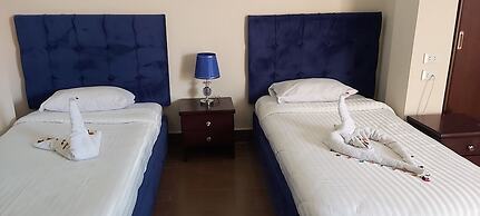 Golden Pyramids Inn