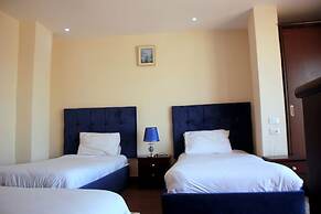 Golden Pyramids Inn