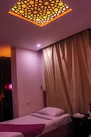 Golden Pyramids Inn