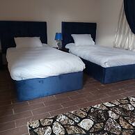 Golden Pyramids Inn