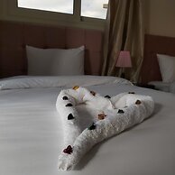 Golden Pyramids Inn