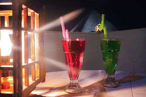 Golden Pyramids Inn