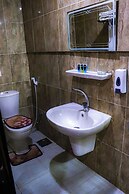 Golden Pyramids Inn
