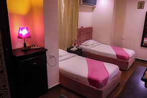Golden Pyramids Inn