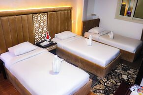 Golden Pyramids Inn