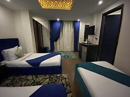 Golden Pyramids Inn