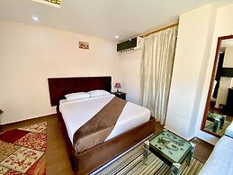 Golden Pyramids Inn