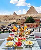 Golden Pyramids Inn