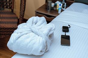 Buraha Zenoni Hotel and Resort