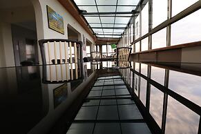 Buraha Zenoni Hotel and Resort