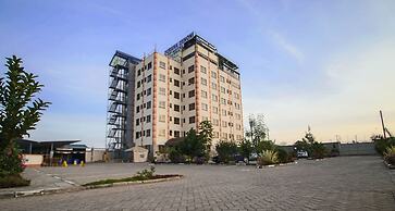 Buraha Zenoni Hotel and Resort