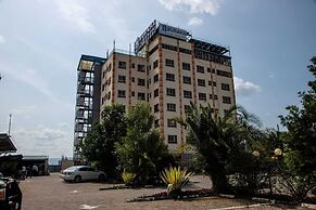 Buraha Zenoni Hotel and Resort