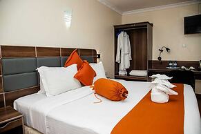 Buraha Zenoni Hotel and Resort