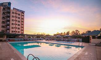 Buraha Zenoni Hotel and Resort