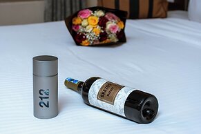 Buraha Zenoni Hotel and Resort