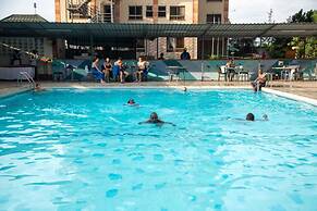 Buraha Zenoni Hotel and Resort