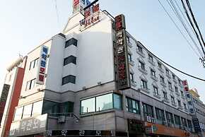 Whitehouse Motel