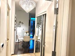 Toronto Downtown Suites Private Terrace