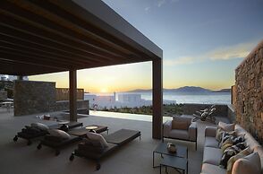 Bonzoe Suites & Villas