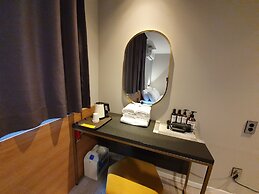 Brown-Dot Hotel
