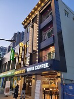 Brown-Dot Hotel