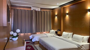 Hotel Oasis Palace