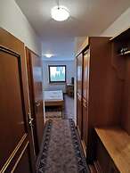 Rooms and Apartments Panker