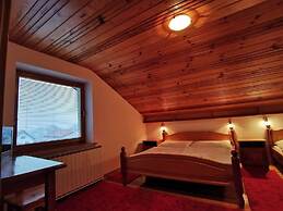 Rooms and Apartments Panker