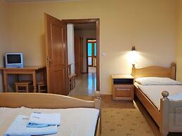 Rooms and Apartments Panker