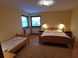 Rooms and Apartments Panker