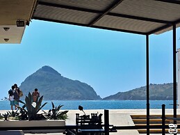 Apartment on the Beach - H-2