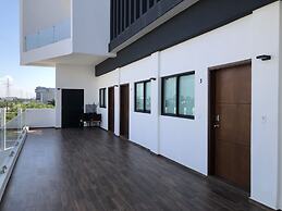 Marina Solé Loft 1 (J-1)