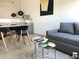 Marina Solé Loft 2 (J-2)