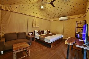 Hotel Marigold With Swimming Pool By SAH