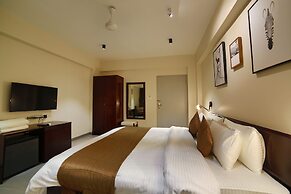 Hotel Marigold With Swimming Pool By SAH