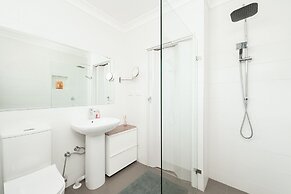 Comfy & Convenient Homebush West